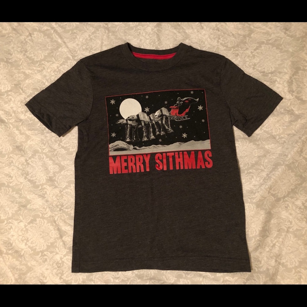 ⚡️SALE⚡️EUC Sz M (8) boys Star Wars Merry Sithmas